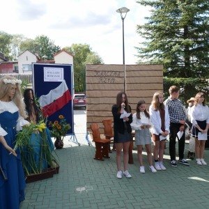 Pięciu uczestników Narodowego Czytania czytają fragment Ballad i Romansów