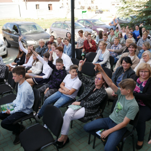 Uczestnicy Narodowego Czytania