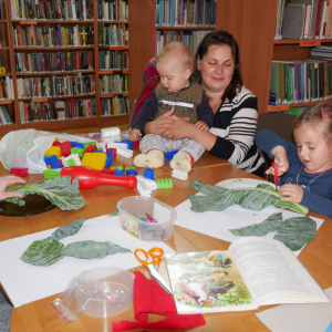 Uczestnicy zajęć czwartkowych podczas prac technicznych