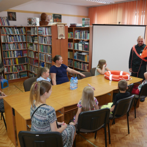 Pan Strażak i uczestnicy spotkania