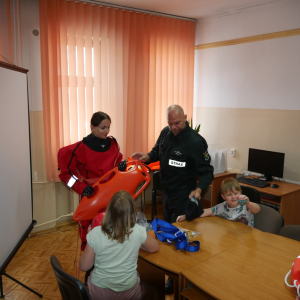 Pan Strażak i uczestnicy spotkania