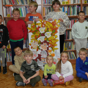 Uczestnicy spotkania pozują do zdjęcia