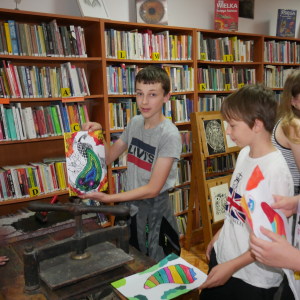 Warsztaty drukarskie w bibliotece