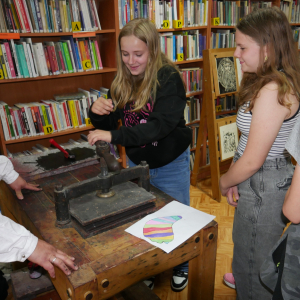 Warsztaty drukarskie w bibliotece