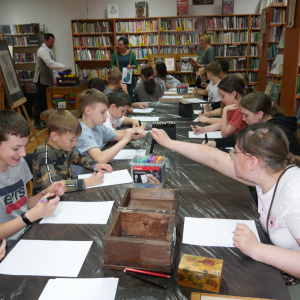 Warsztaty drukarskie w bibliotece