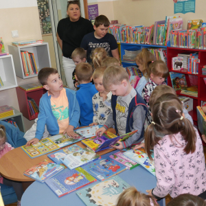 Przedszkolaki w bibliotece