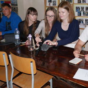 Warsztaty dziennikarskie Marcela Woźniaka z młodzieżą