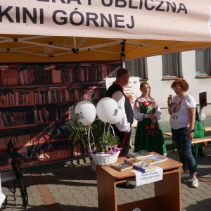 Święto Pieczonego Ziemniaka na placu przed biblioteką