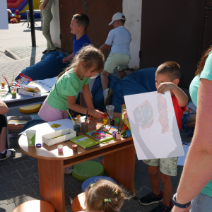 Święto Pieczonego Ziemniaka na placu przed biblioteką