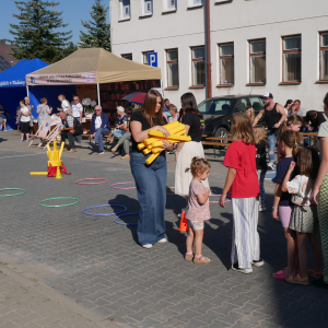 Święto Pieczonego Ziemniaka na placu przed biblioteką