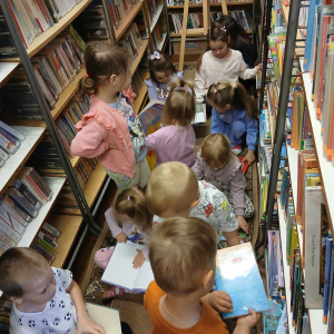 Wizyta PROSTYŃSKICH PRZEDSZKOLAKÓW w bibliotece