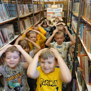 Wizyta PROSTYŃSKICH PRZEDSZKOLAKÓW w bibliotece