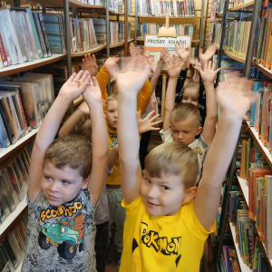 Wizyta PROSTYŃSKICH PRZEDSZKOLAKÓW w bibliotece