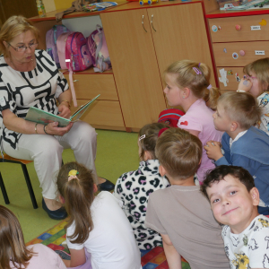 Czytanie uczniom ze SP Nr 1 w Małkini Górnej