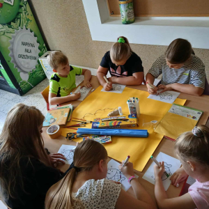 Wakacyjne spotkanie  z dziećmi w Filii Bibliotecznej w Prostyni