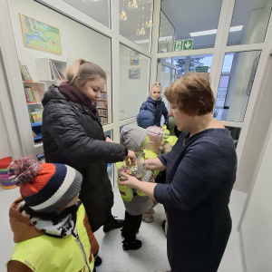 Lodowa Kraina w bibliotece. Przedstawienie dla przedszkolaków