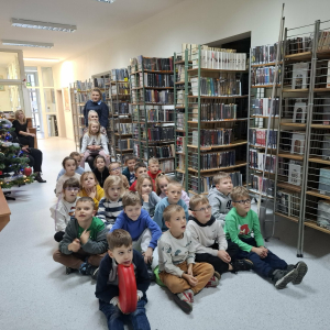 Lodowa Kraina w bibliotece. Przedstawienie dla przedszkolaków