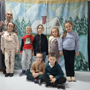 Uczestnicy spotkania pozują do zdjęcia