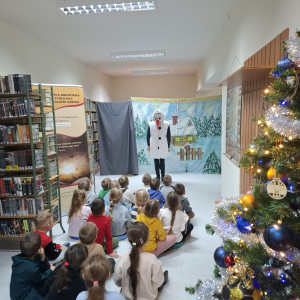 Lodowa Kraina w bibliotece. Przedstawienie dla przedszkolaków