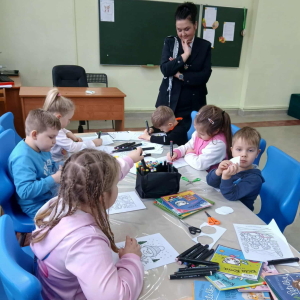 Bezpieczeństwo podczas zimowego wypoczynku - zajęcia feryjne w Filii Bibliotecznej w Prostyni