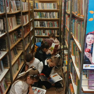 XXIII Ogólnopolski Tydzień Bibliotek- spotkanie uczniów ze Szkoły Podstawowej z Kiełczewa w Filii Bibliotecznej w Prostyni