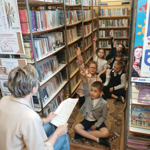 XXIII Ogólnopolski Tydzień Bibliotek- spotkanie uczniów ze Szkoły Podstawowej z Kiełczewa w Filii Bibliotecznej w Prostyni
