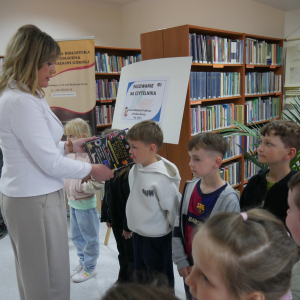 Uroczystość Pasowania na Czytelnika GBP w Małkini Górnej
