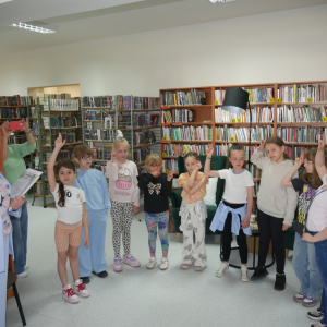Uroczyste Pasowanie na Czytelników uczniów klas I ze Szkoły Podstawowej nr 2 im. Fryderyka Chopina w Małkini Górnej
