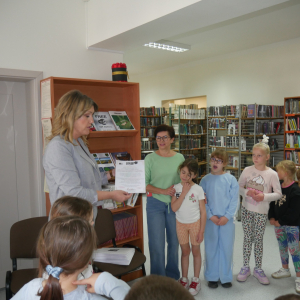 Uroczyste Pasowanie na Czytelników uczniów klas I ze Szkoły Podstawowej nr 2 im. Fryderyka Chopina w Małkini Górnej