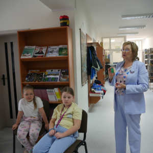 Uroczyste Pasowanie na Czytelników uczniów klas I ze Szkoły Podstawowej nr 2 im. Fryderyka Chopina w Małkini Górnej