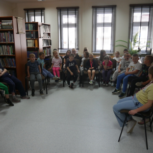Uroczyste Pasowanie na Czytelników uczniów klas I ze Szkoły Podstawowej nr 2 im. Fryderyka Chopina w Małkini Górnej