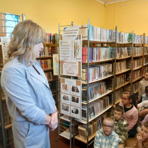 Pasowanie na Czytelników uczniów klasy I Szkoły Podstawowej im. Jana Pawła II w Prostyni