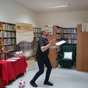 Wyjątkowy recital poetycko-aktorski Piotra Pilarskiego pt. Animus serce moje w bibliotece