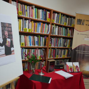 Wyjątkowy recital poetycko-aktorski Piotra Pilarskiego pt. Animus serce moje w bibliotece