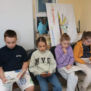 Marsz Czytelniczy, przygotowany we współpracy z biblioteką szkolną oraz Klubem Senior+ w Prostyni.