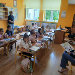  Czytanie dzieciom w Szkole Podstawowej w Prostyni