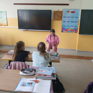  Czytanie dzieciom w Szkole Podstawowej w Prostyni