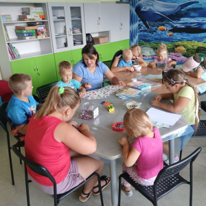 Wakacyjne zajęcia w Filii Bibliotecznej w Prostyni "Pamiątka z wakacji"