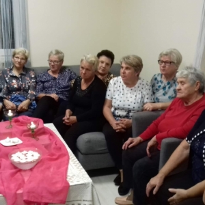 Uczestnicy Głośnego Czytania w Klubie Seniora w Prostyni
